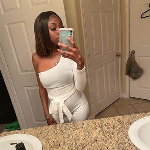 Meet your Posher, Monaâe